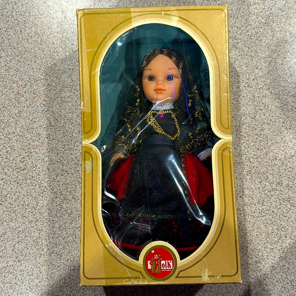 Folk artesania doll